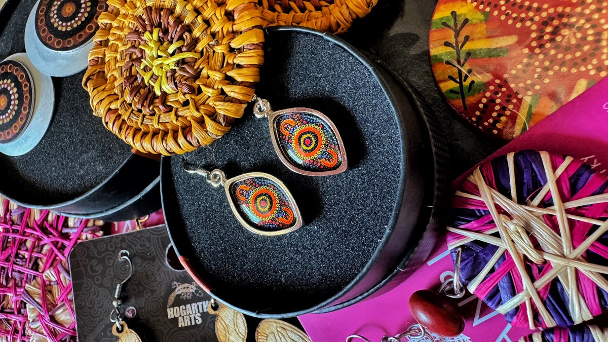 NWT Aboriginal Sand Art Hair Clip and Earrings Set from Australia NWT Aboriginal Sand Art Hair Clip and Earrings Set from  main image 2