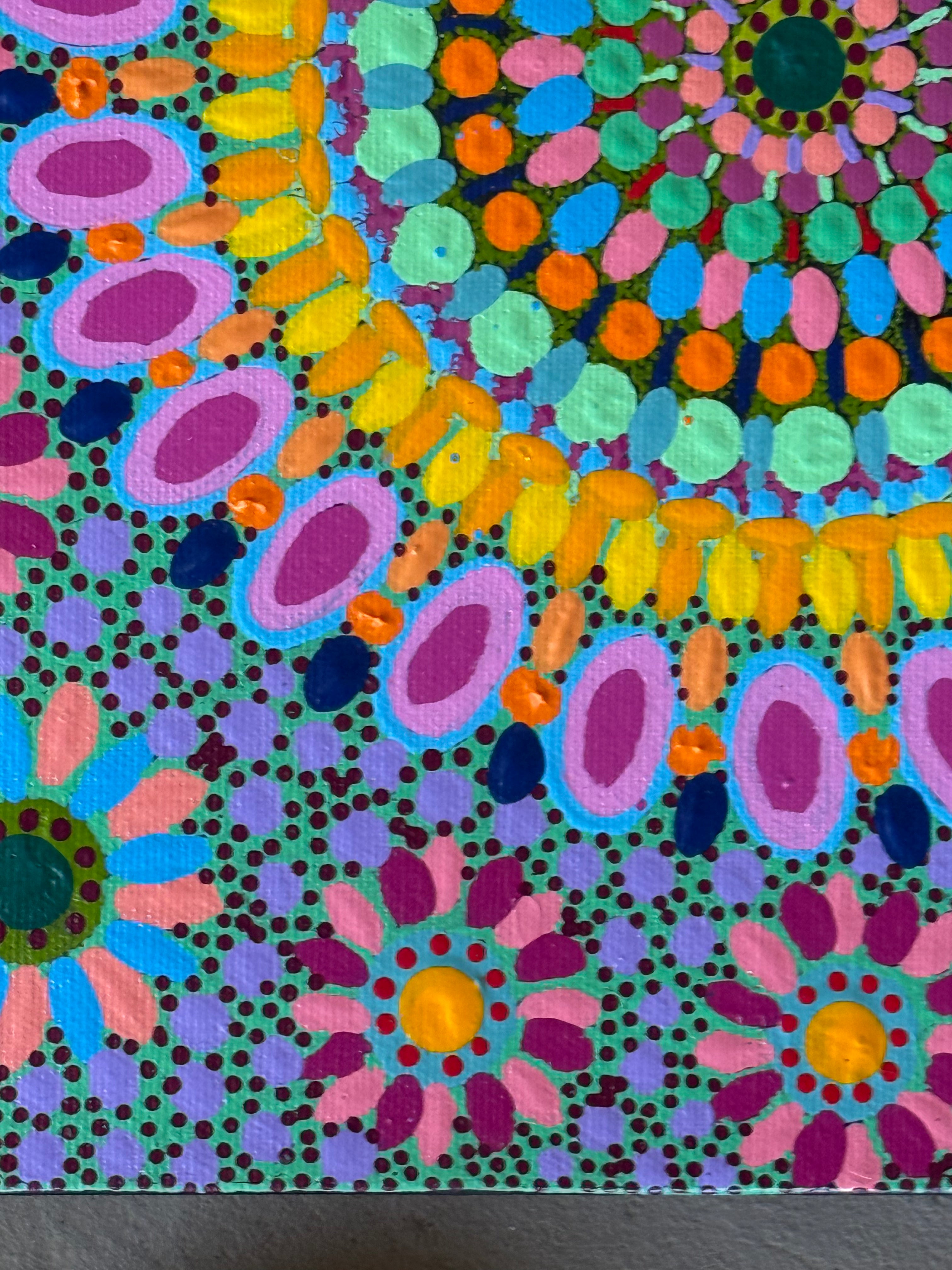 Sally Kentaltja - Stretched