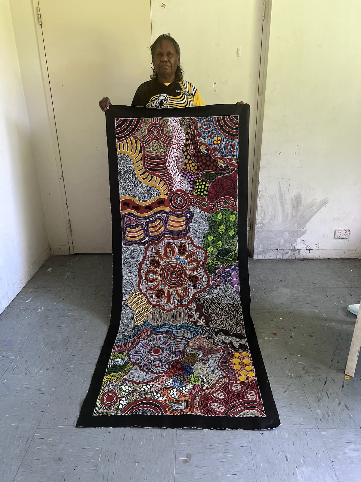 Caroline Numina - Women Collecting Bush Tucker .04-3